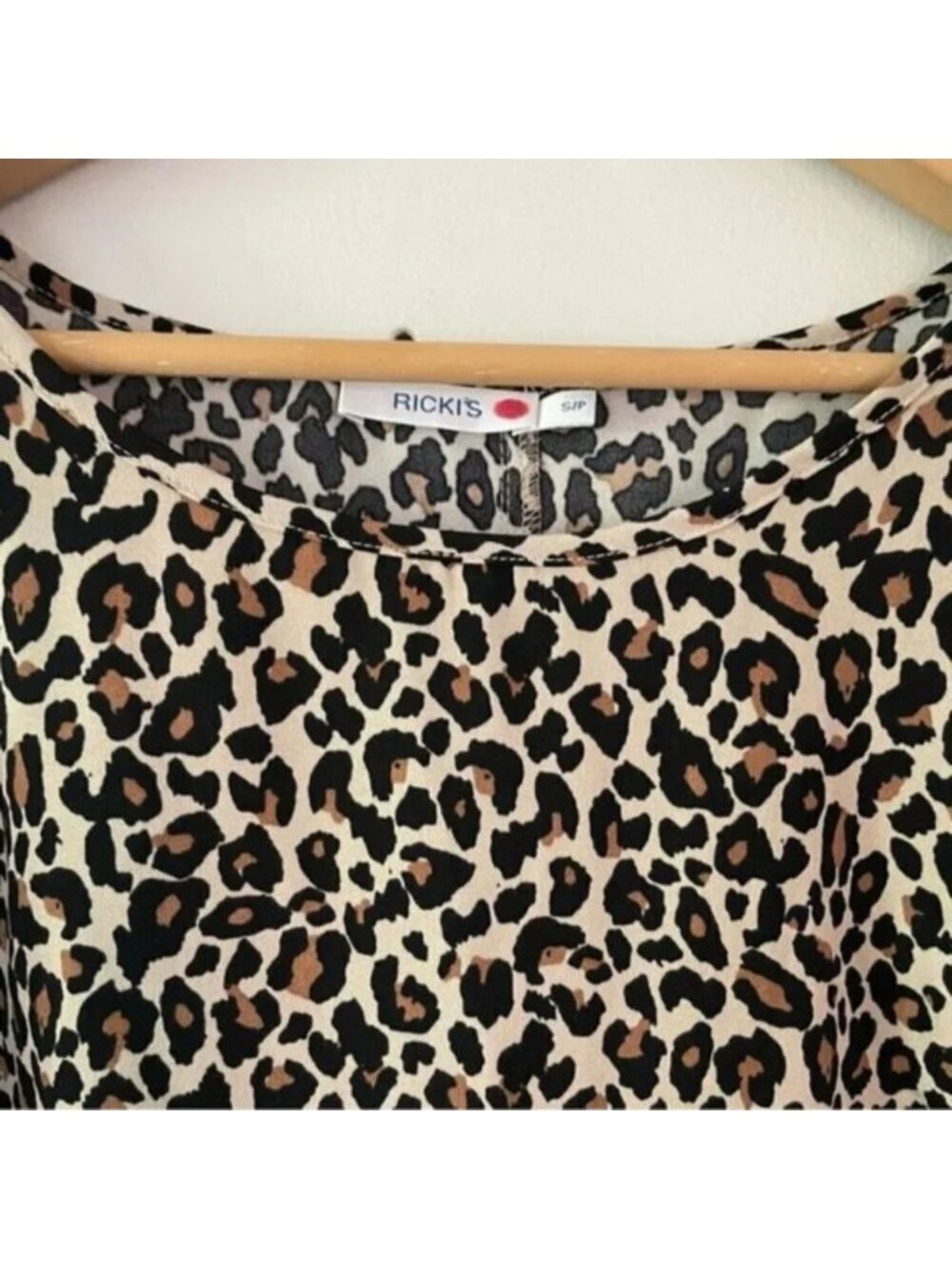 Ricki's Leopard Print Blouse Size Small - Picture 3 of 6